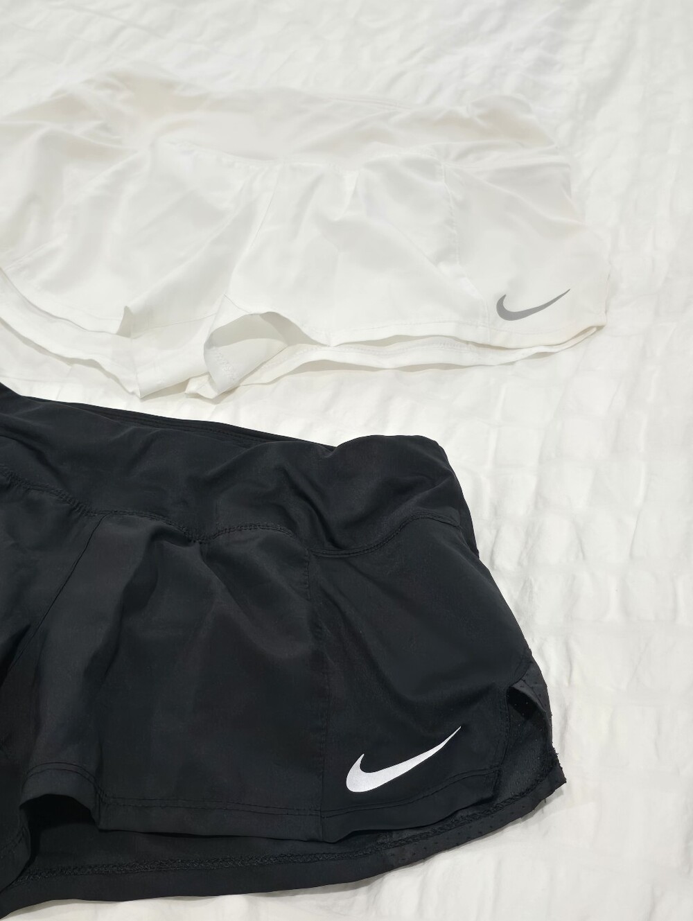 2 Pack Women's Nike Shorts - Picture 2 of 5
